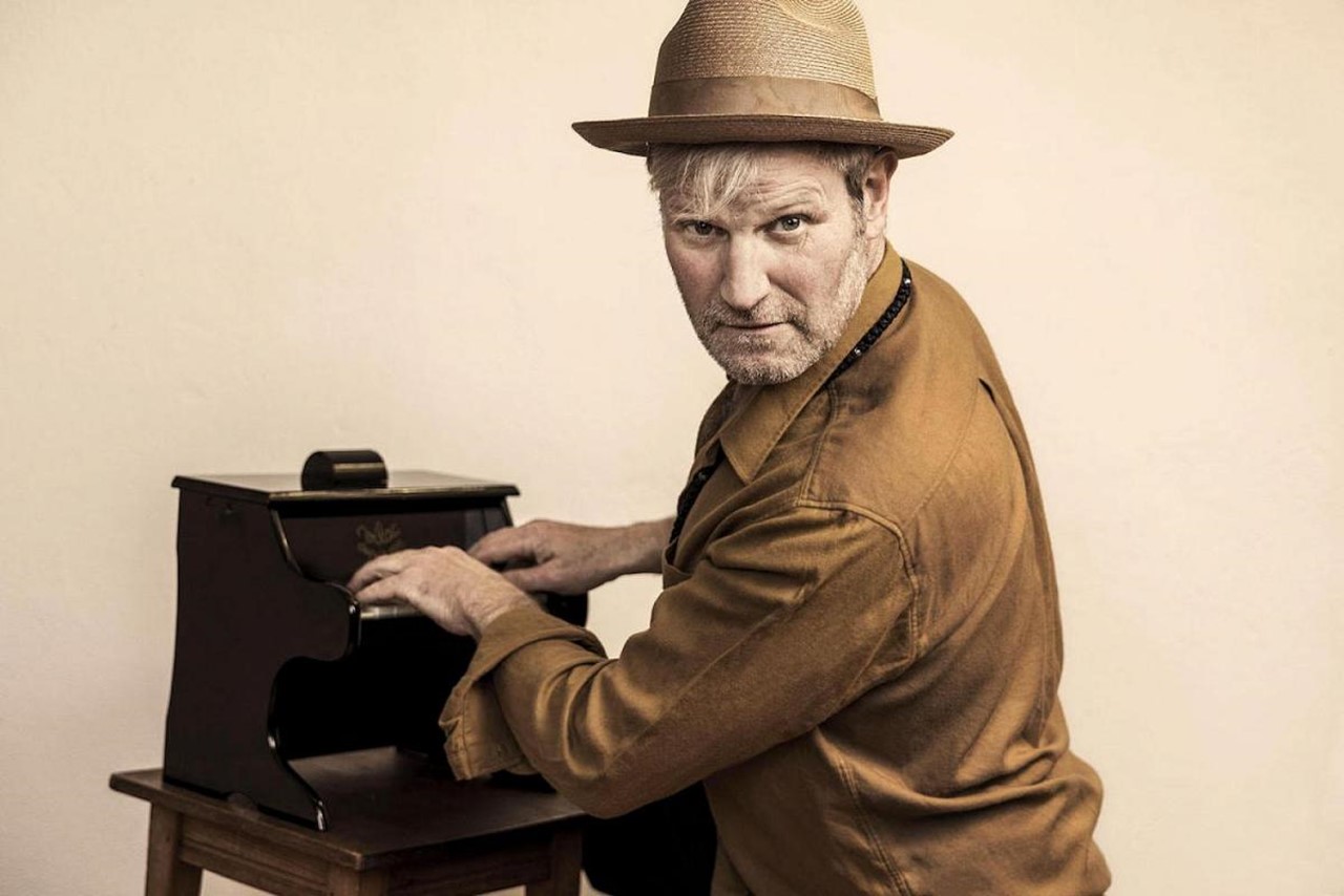 Esben Just on fire Pavillonen